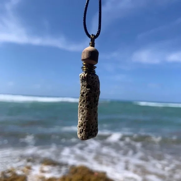 Wire wrapped coral and wood bead Necklace bohemian beach jewelry - Picture 3 of 4